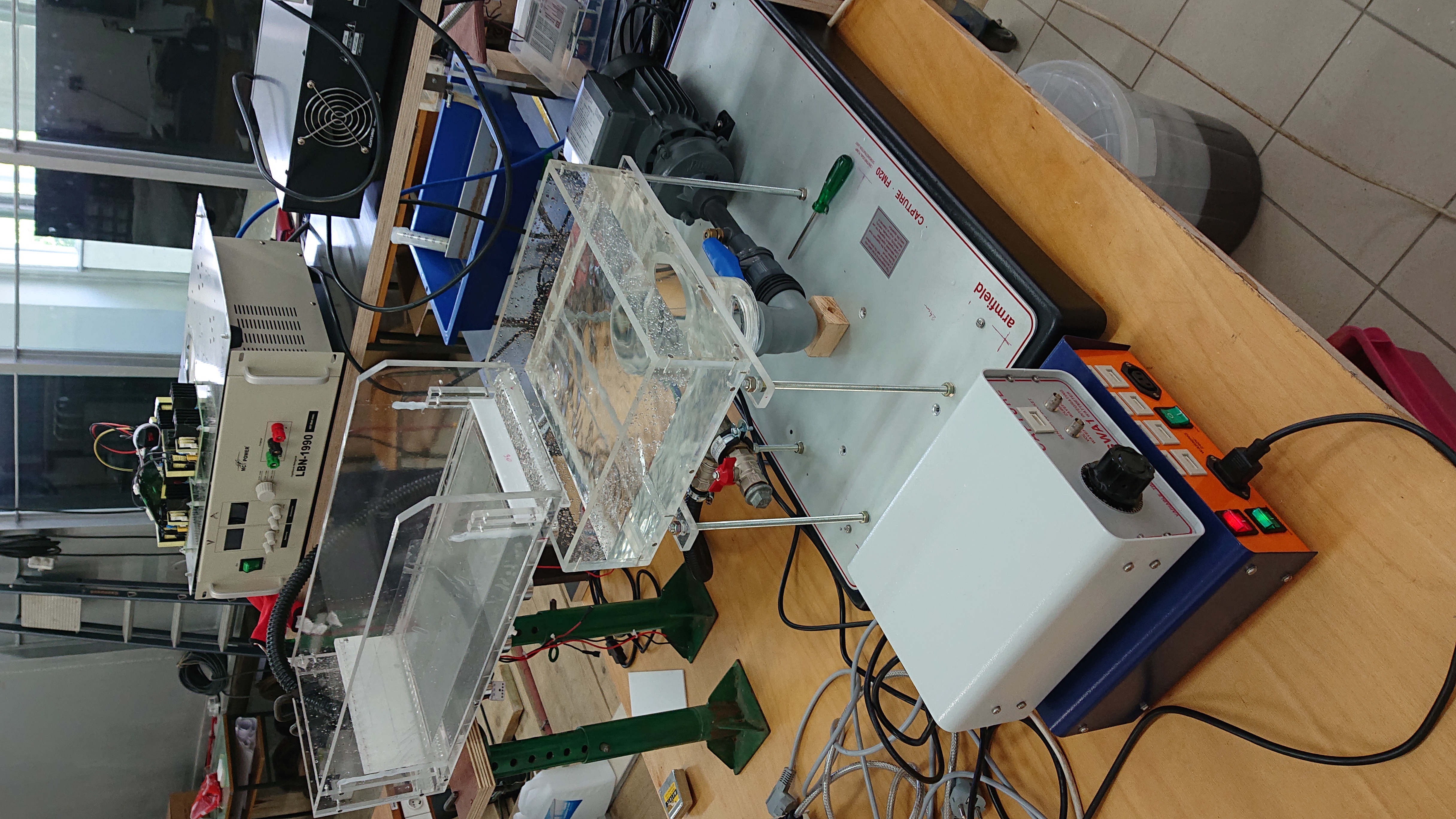 Laboratorijski i pilot uređaji